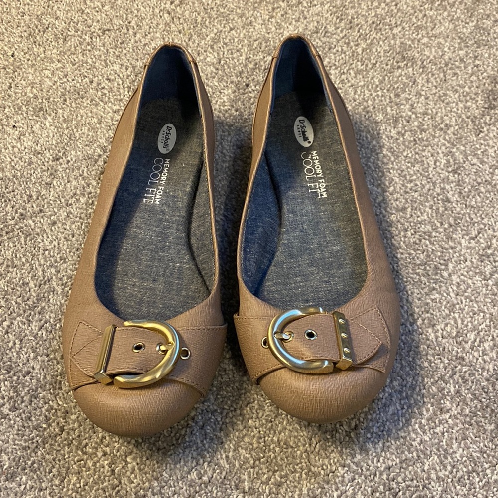 Women’s flats